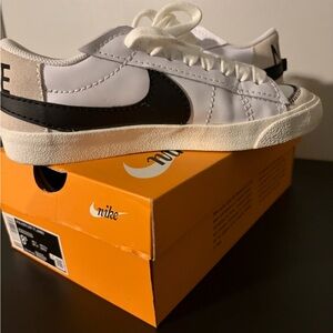 Nike Classic White and Black Low-Top Sneakers